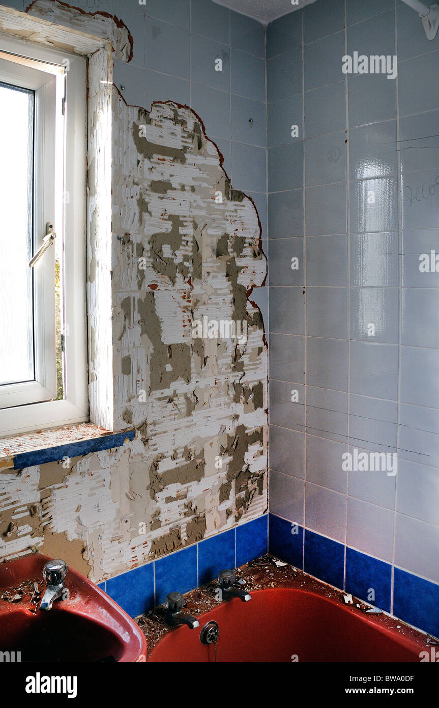 Retiling hi-res stock photography and images - Alamy