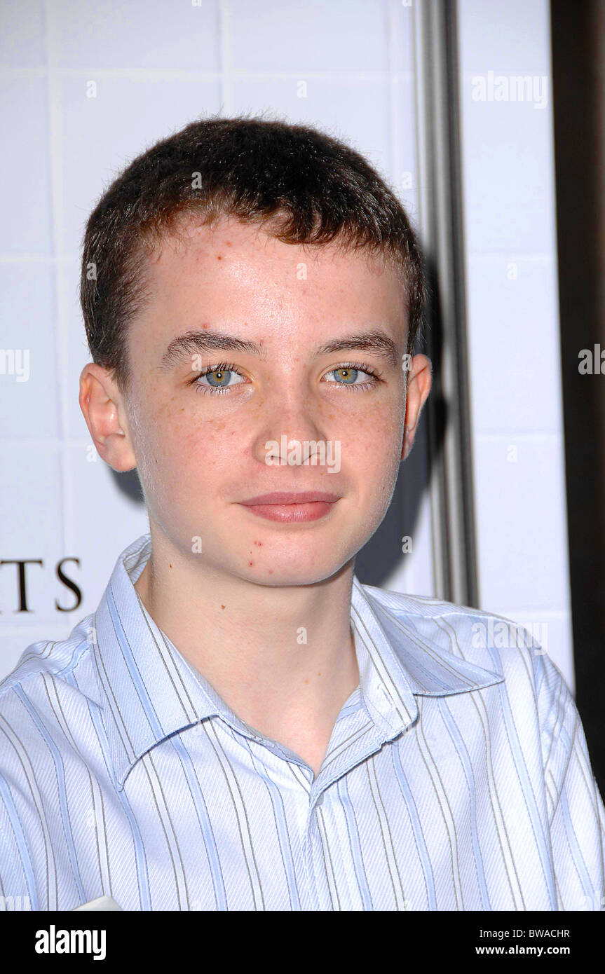 Premiere of THE WATER HORSE LEGEND OF THE DEEP Stock Photo Alamy