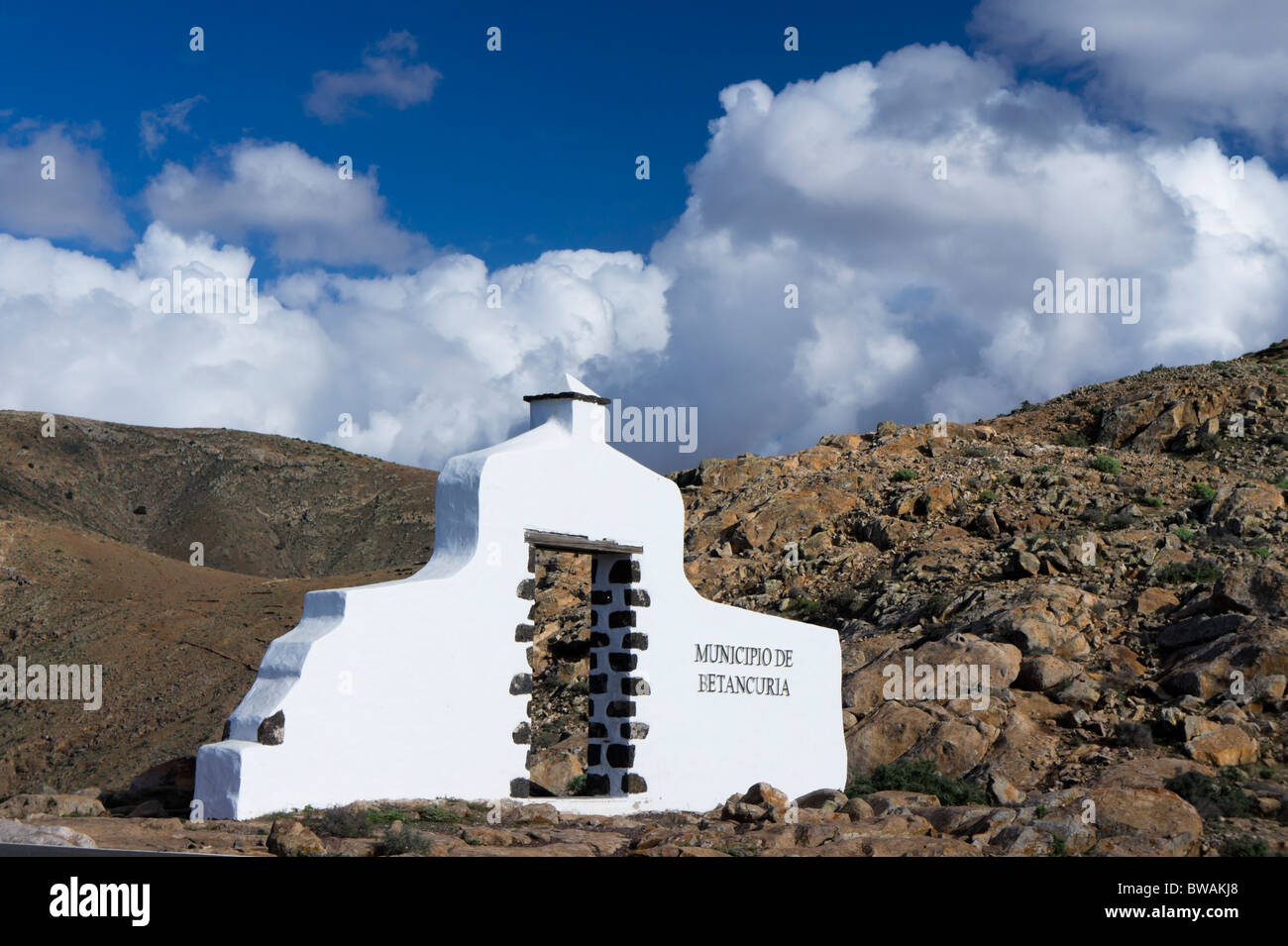 Fuerteventura, Canary Islands - Degollada de Los Granadillos roadside ...