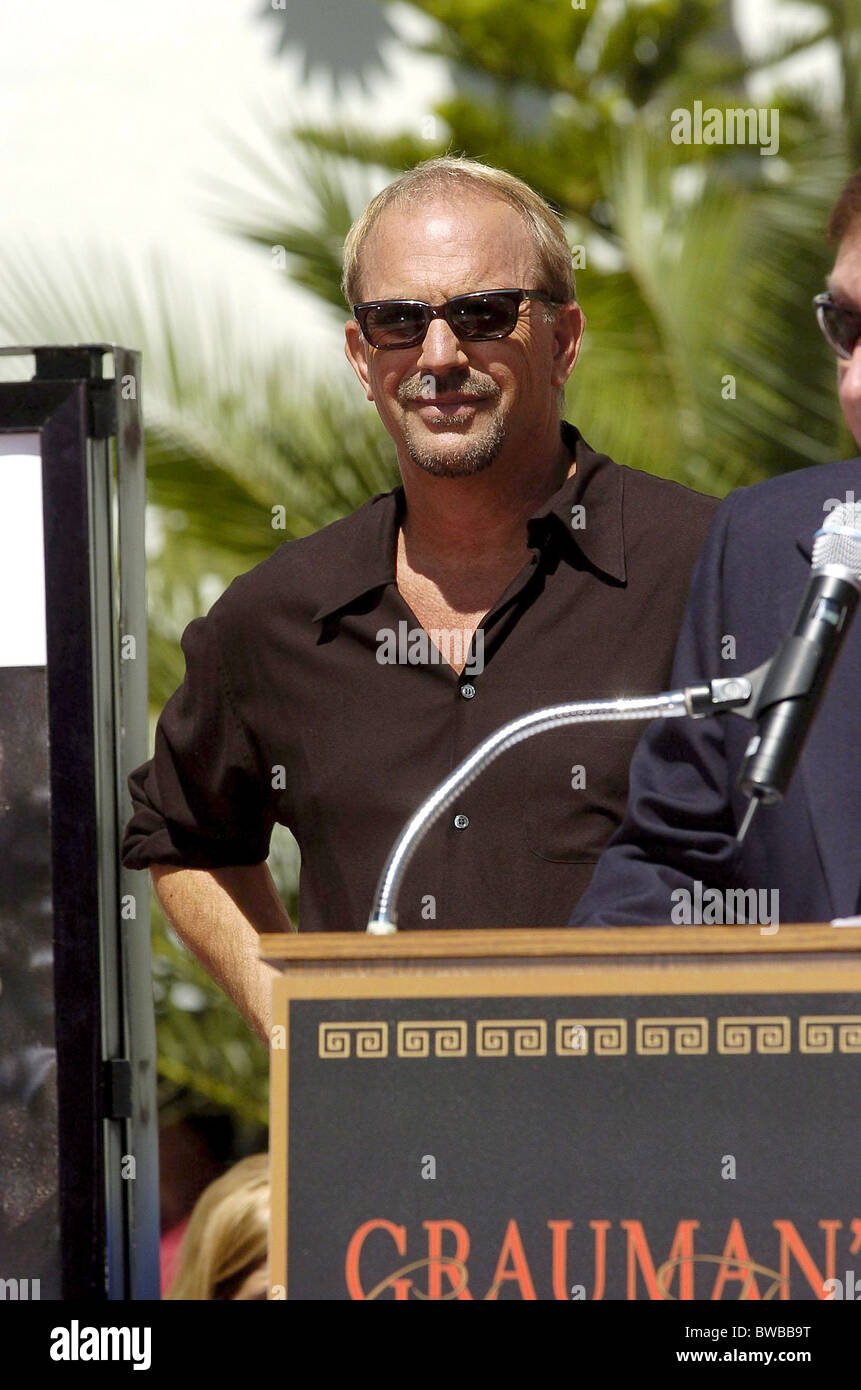 Kevin Costner's hand and footprint ceremony Stock Photo Alamy
