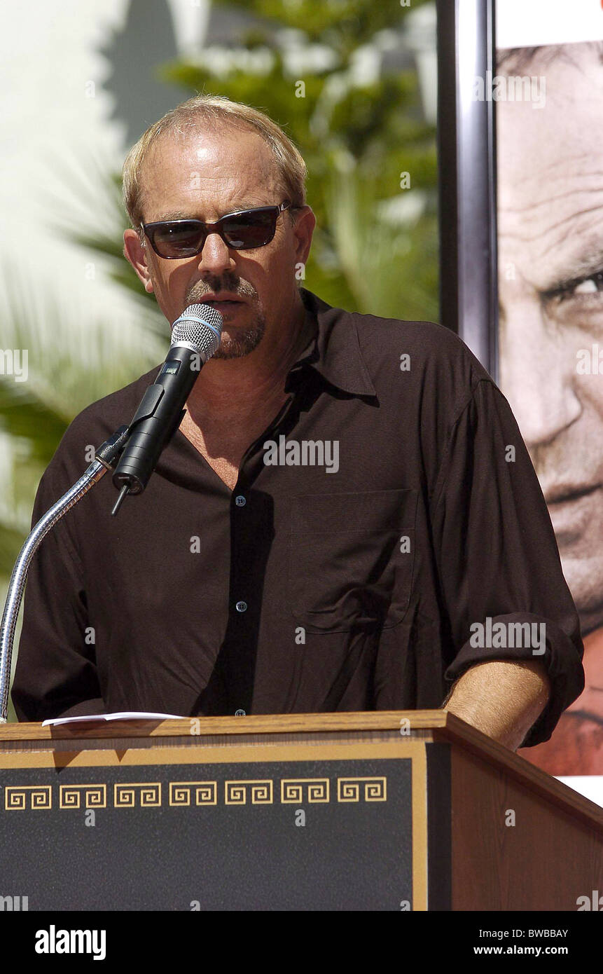 Kevin Costner's hand and footprint ceremony Stock Photo Alamy