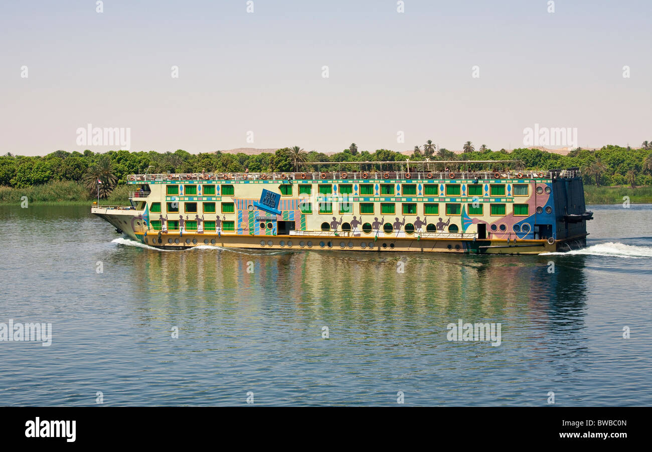 River nile cruise hi-res stock photography and images - Alamy