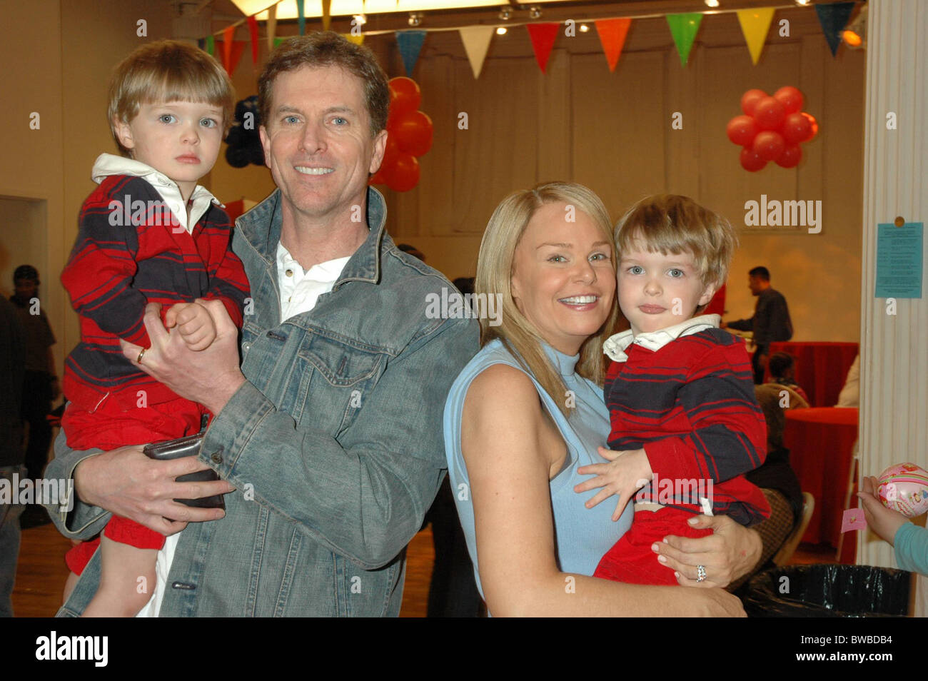 Jim watkins wb11 news anchor hi-res stock photography and images - Alamy