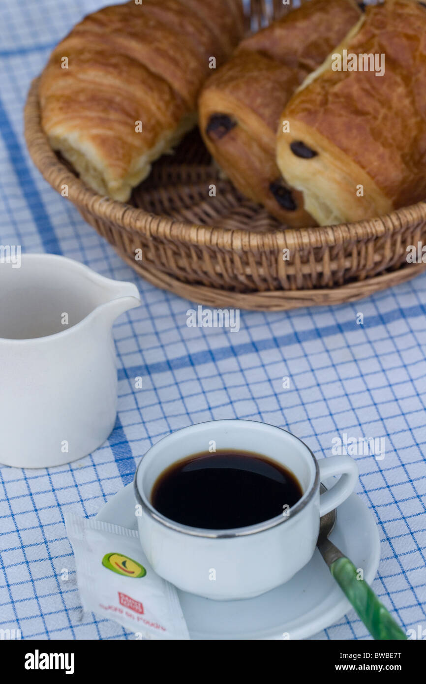 Petit Dejeuner Paris Cafe High Resolution Stock Photography And Images Alamy