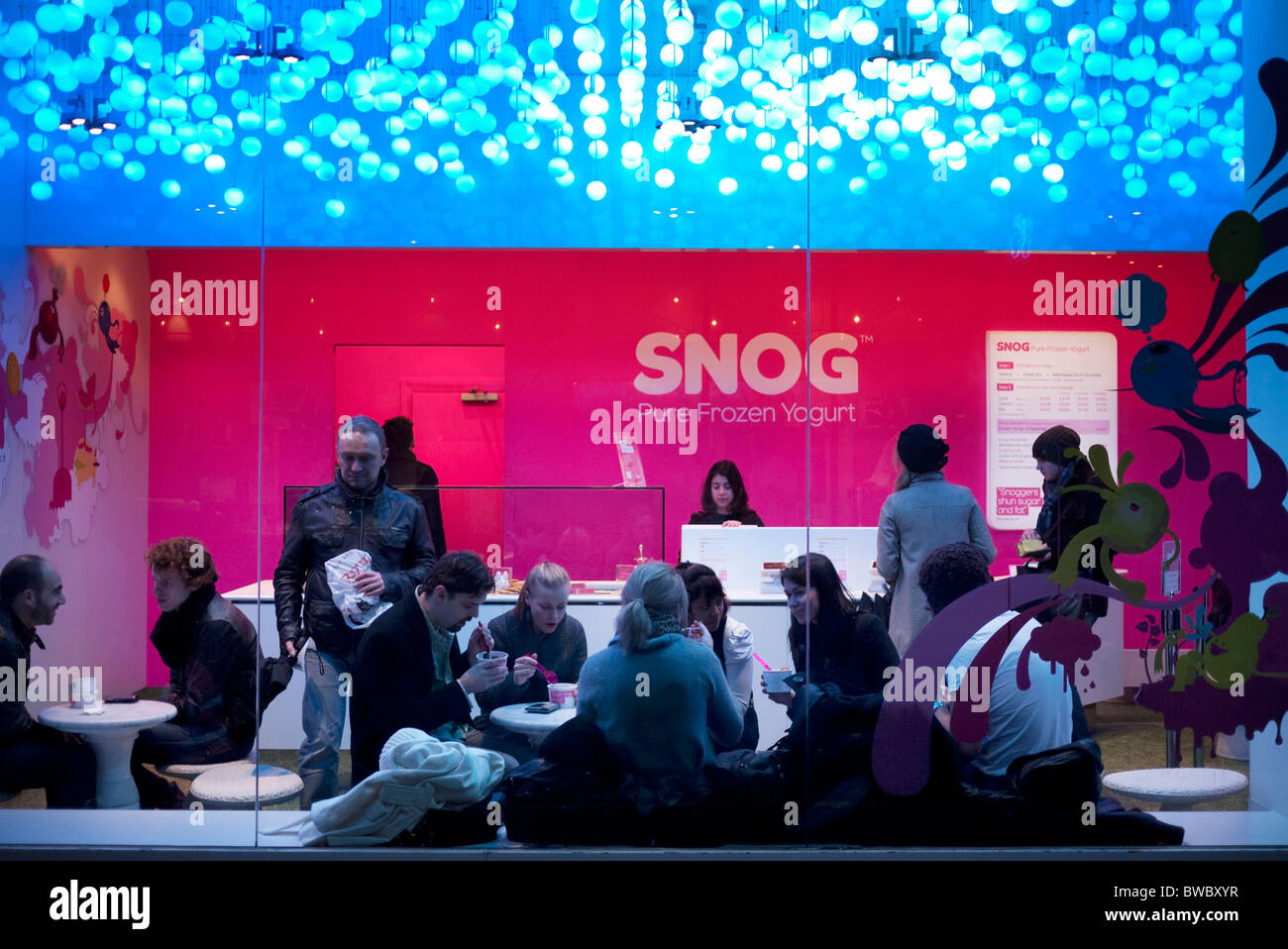 Night time scene in Snog frozen yogurt bar in Soho, London Stock Photo