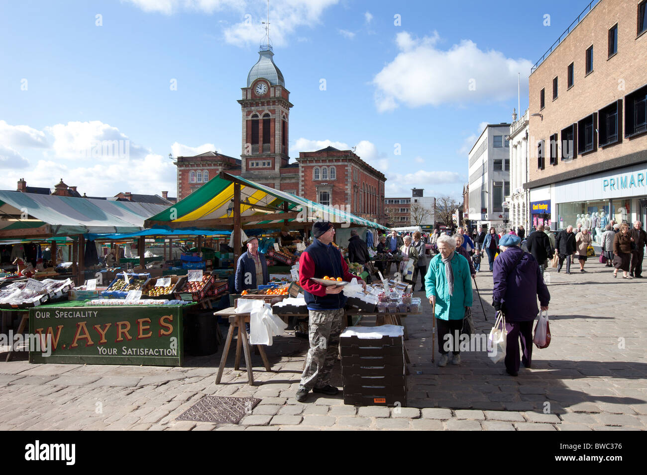 Chesterfield medieval market chesterfield town hires stock photography