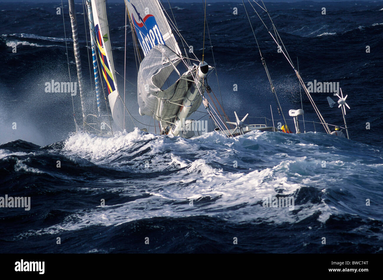 Jean Luc van den Heede arriving from Global Challenge (Western circumnavigation), record boat