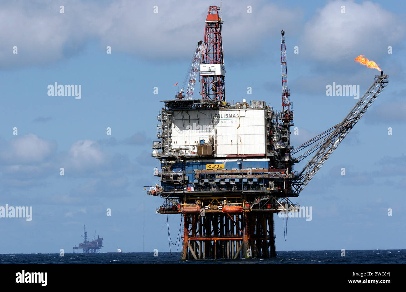 Aberdeen oil rigs hires stock photography and images Alamy