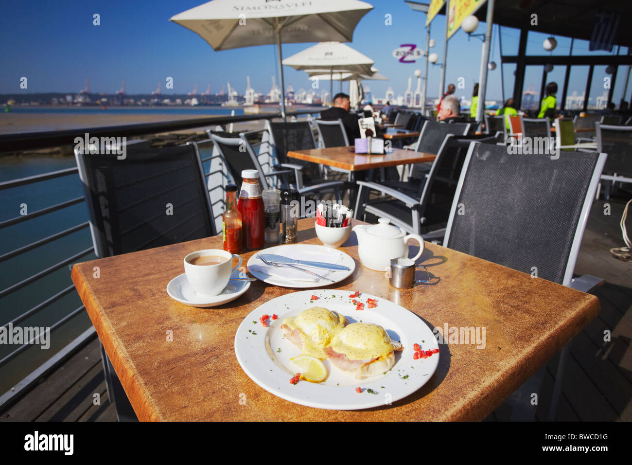 Breakfast at restaurant on Wilson's Wharf, Victoria Embankment, Durban