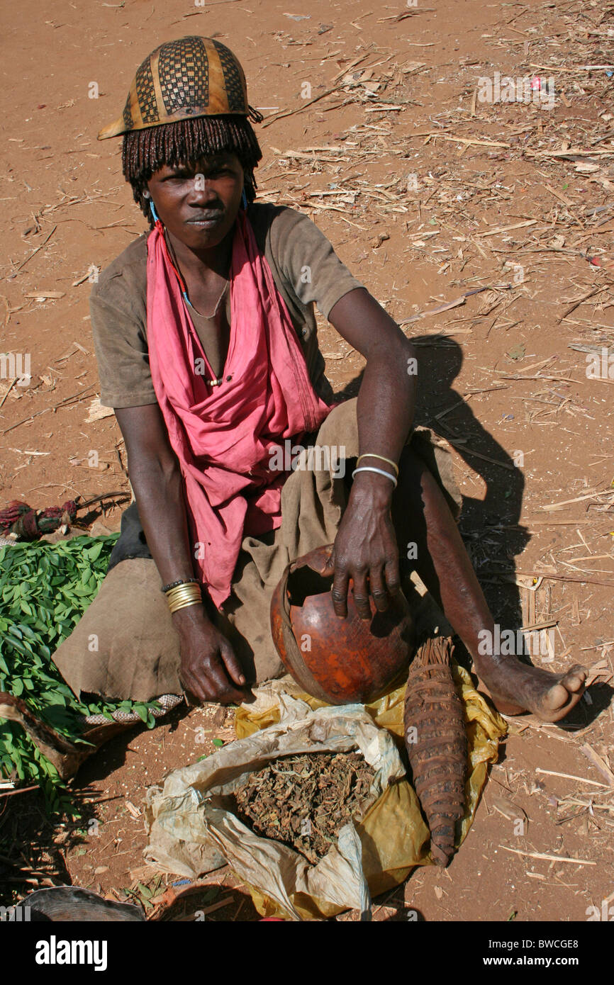 Bena Tribewoman Selling Cheweing Tobacco At The Key Afer Market, Omo Valley, Ethiopia Stock Photo