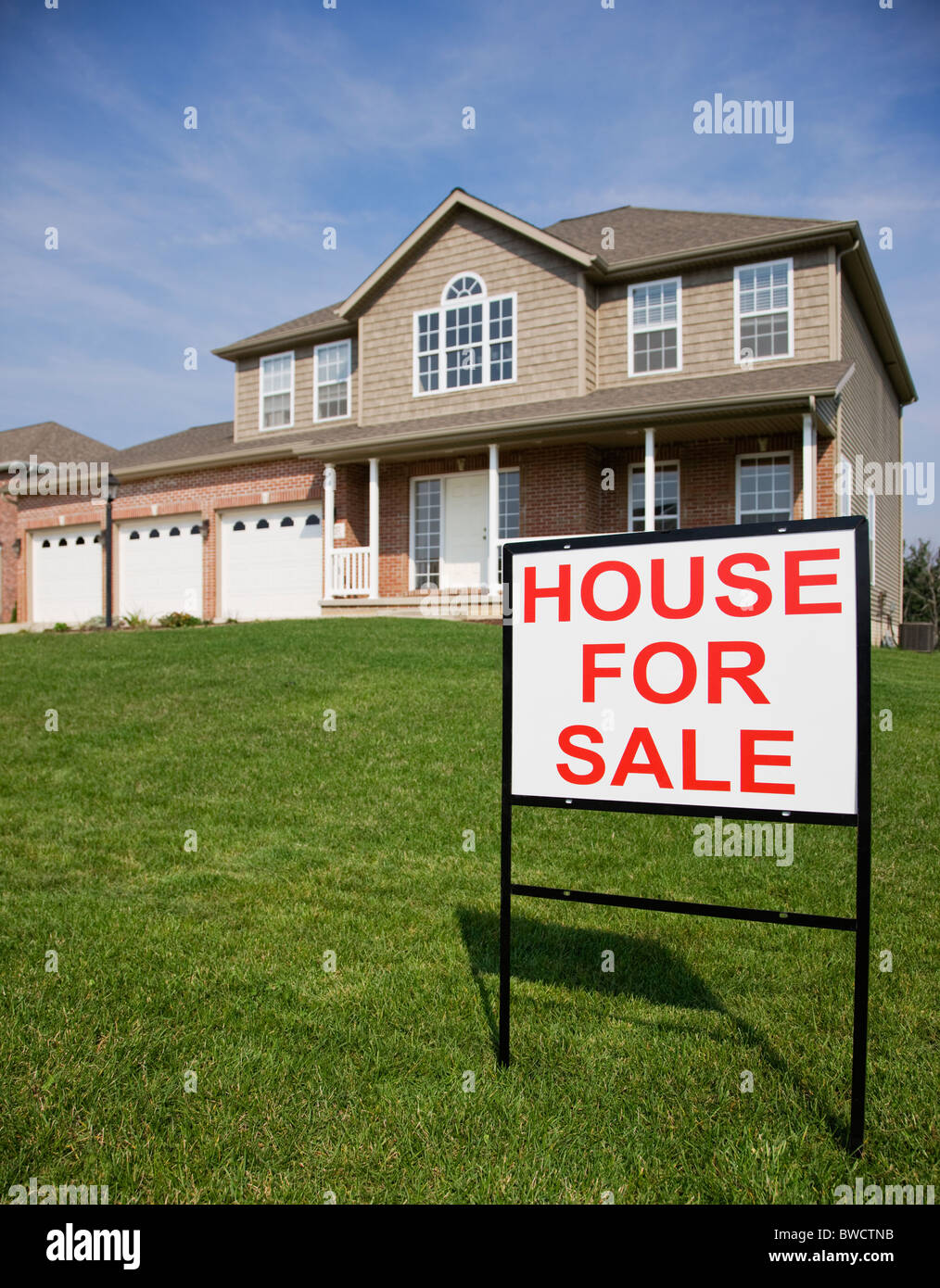 USA, Illinois, Metamora, For sale sign in front of house Stock Photo