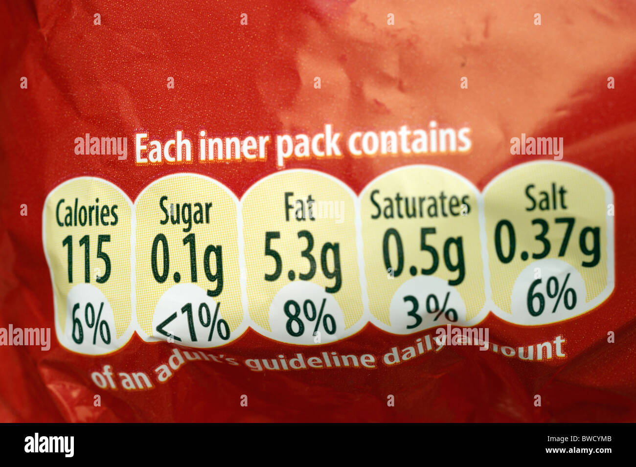 packet of crisps with nutritional information & guidelines Stock Photo