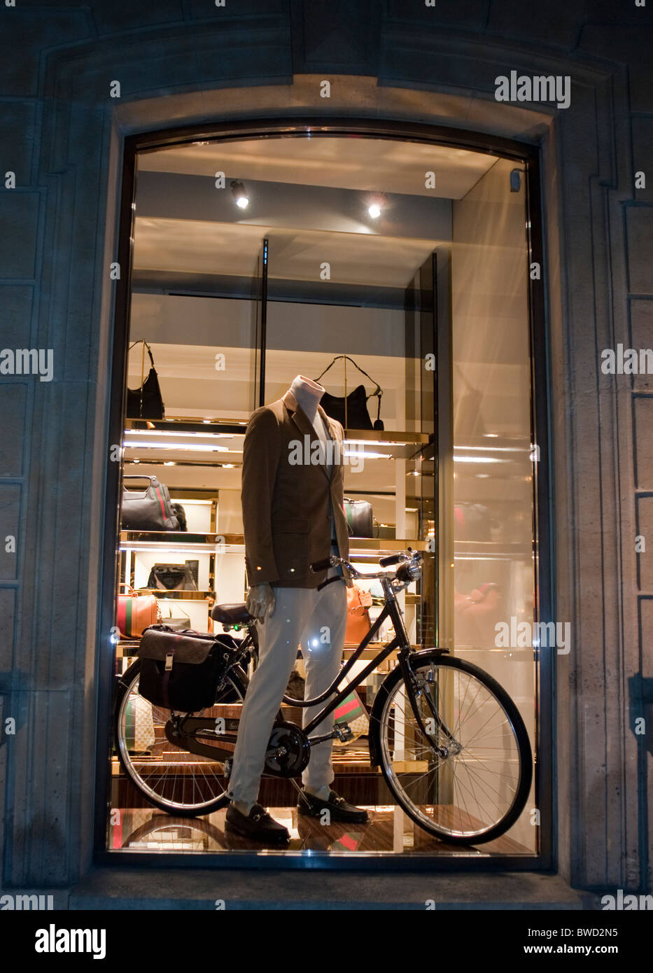 Paris, France, Fashion Shopping, Gucci Shop Window, Avenue Montaigne Stock Photo - Alamy