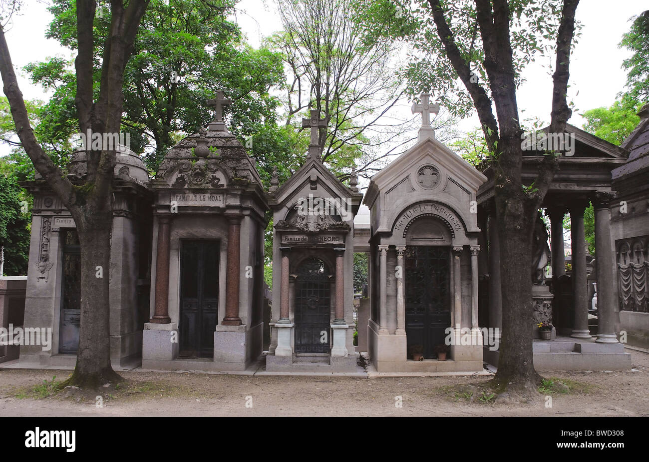 Tombs within Montmartre Cemetery, Cimetiere de Montmartre, Paris, France Stock Photo
