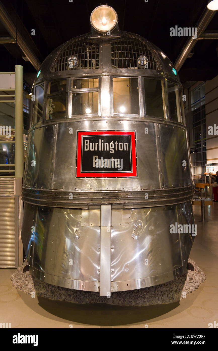 Pioneer Zephyr, Museum of Science and Industry, Entry Hall, Chicago, USA Stock Photo Alamy