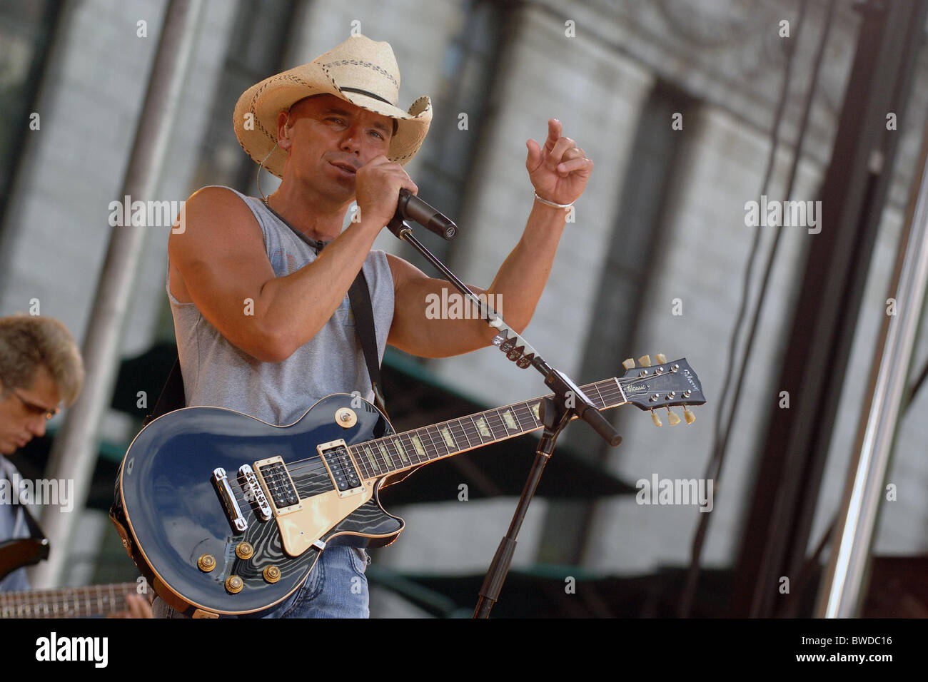 ABC Good Morning America Concert with Kenny Chesney Stock Photo Alamy