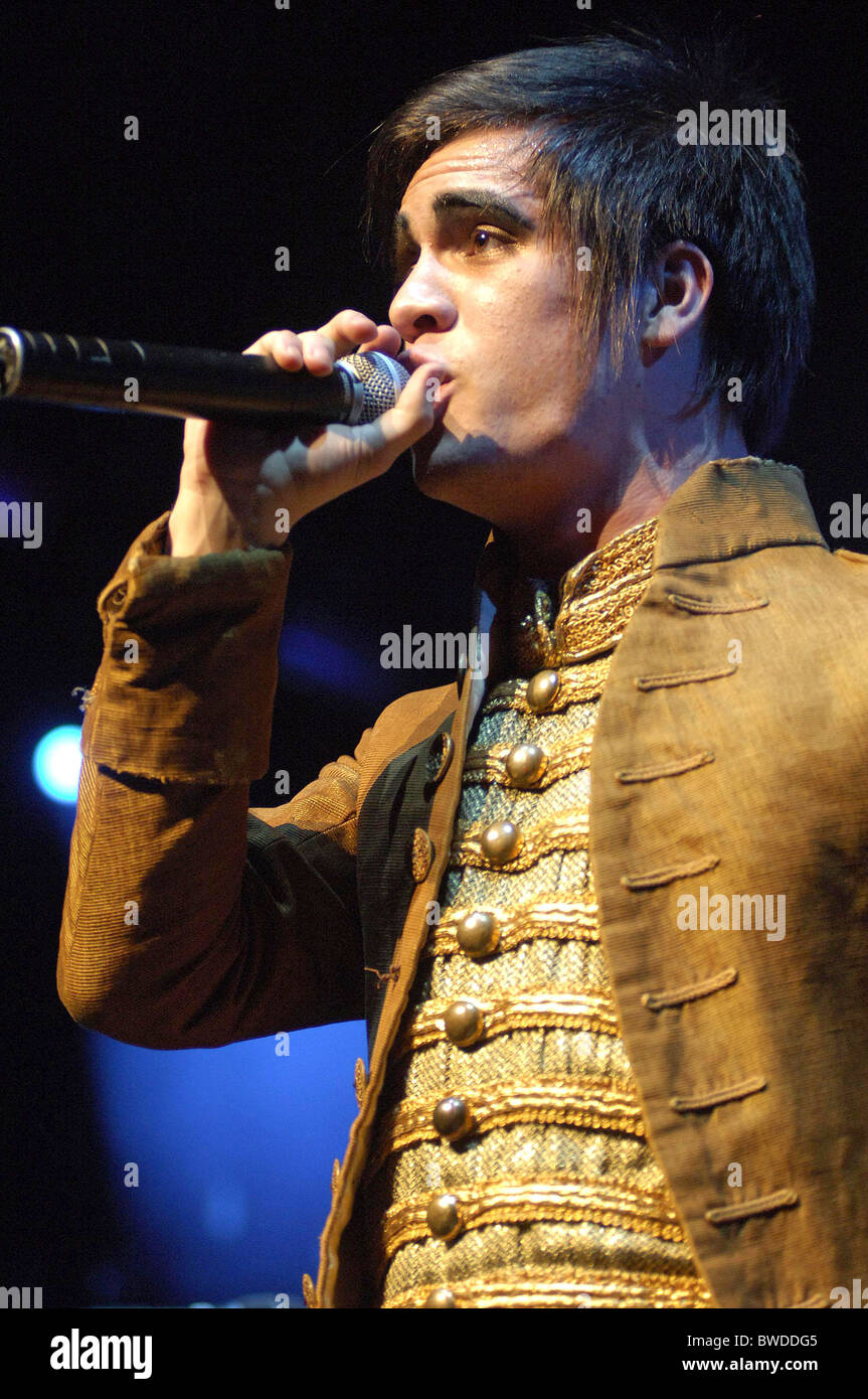 KROQ Almost Acoustic Christmas Stock Photo Alamy