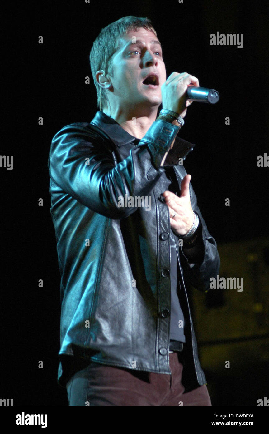 Jewel & Rob Thomas Concert Stock Photo Alamy