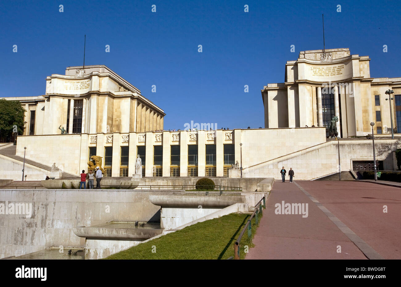 The two wings of the Palais de Chaillot Stock Photo