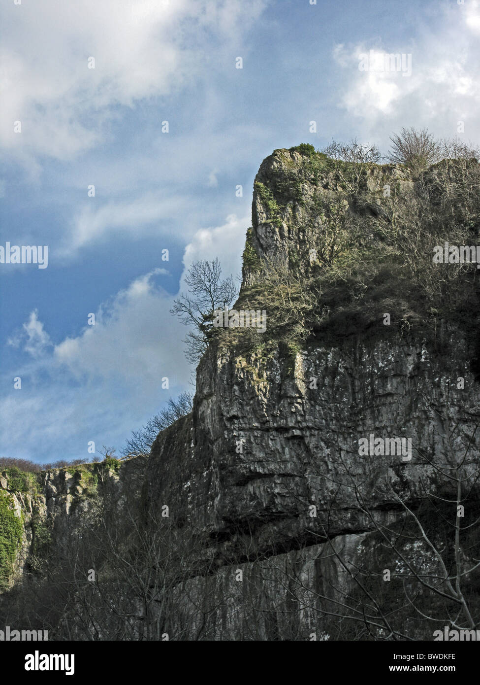 Limestone Cliffs, Cavedale, Derbyshire Stock Photo