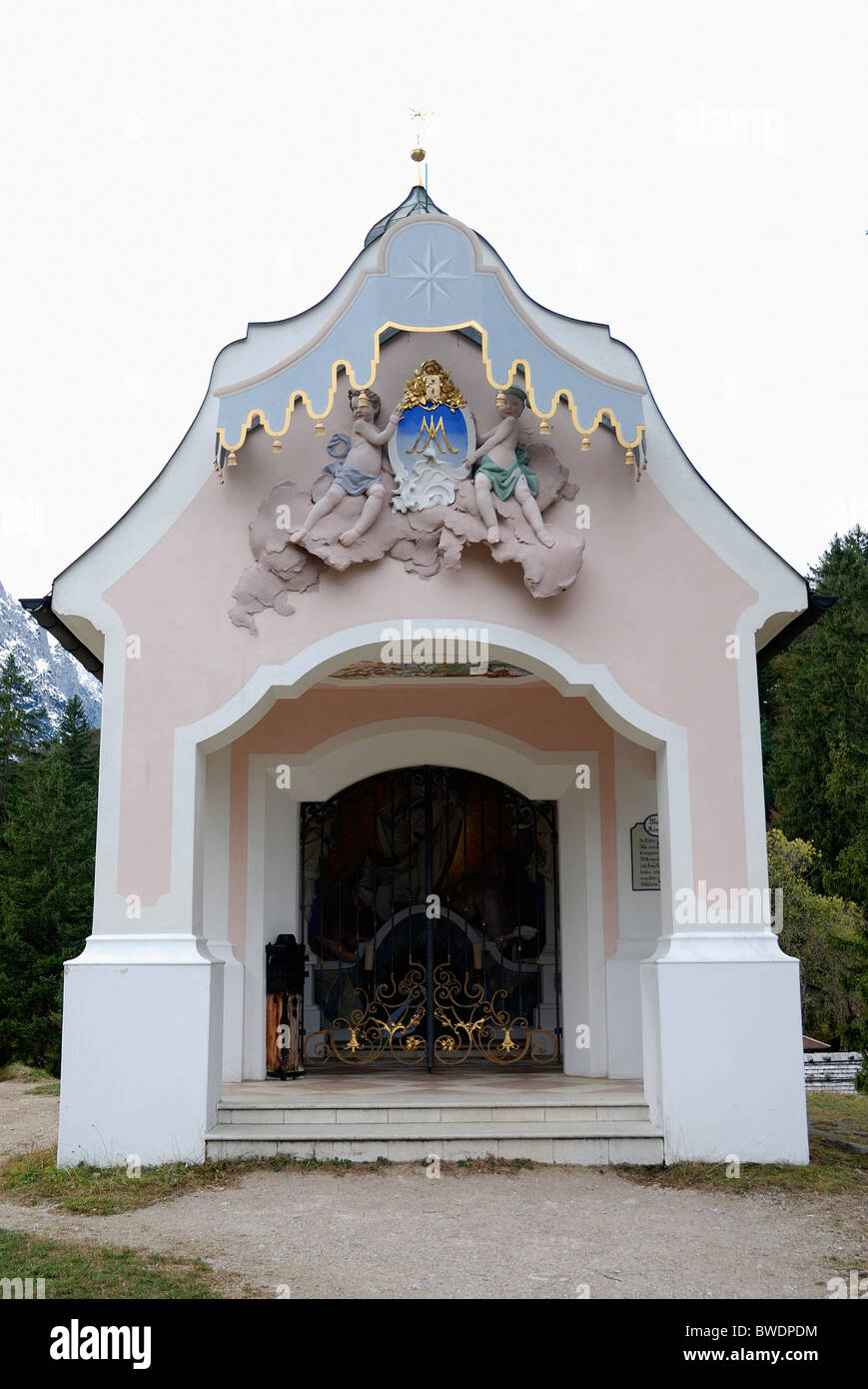 Chapel Maria Koenigin Lake Lautersee  Mittenwald bavaria germany Stock Photo
