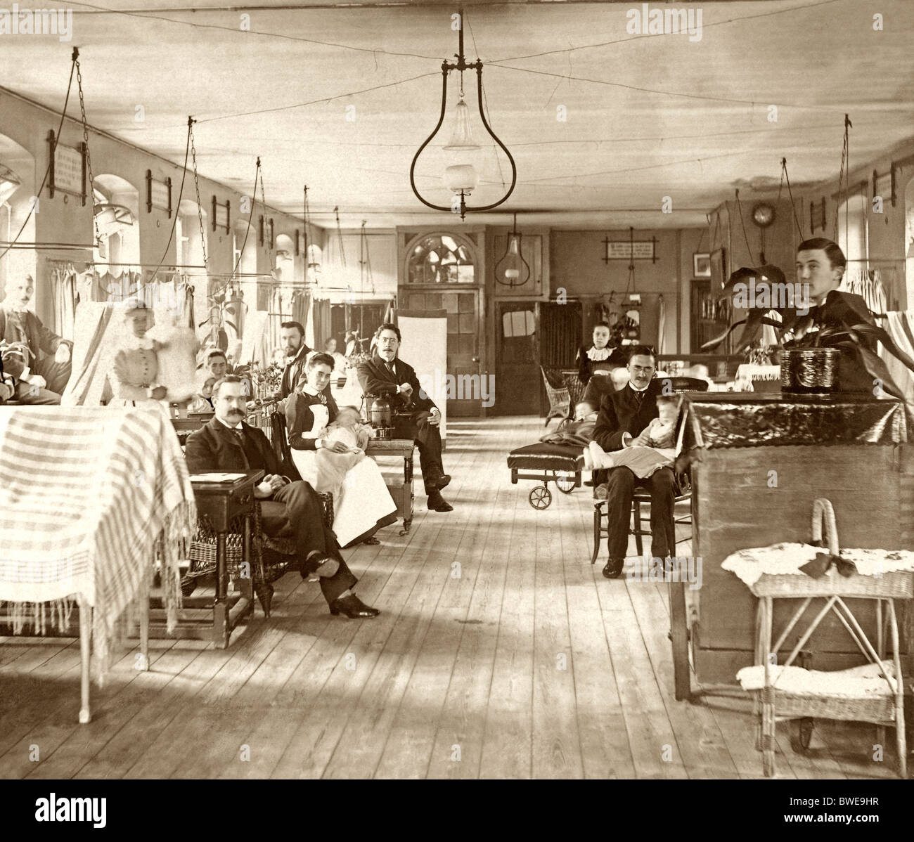 Charity ward with doctors, nurses and patients, Guy's Hospital, Southwark, London c. 1880 Stock Photo