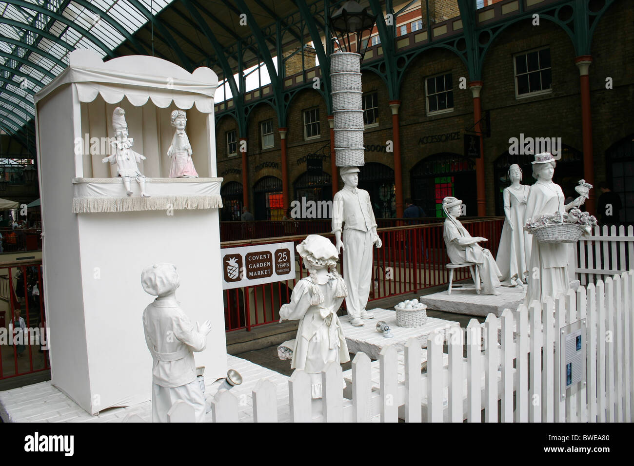 Statues in Covent Garden, London Stock Photo Alamy