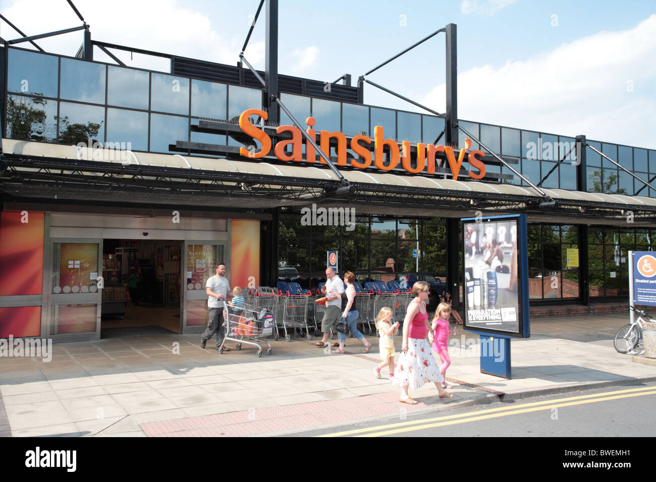 Shopping at sainsburys hires stock photography and images Alamy