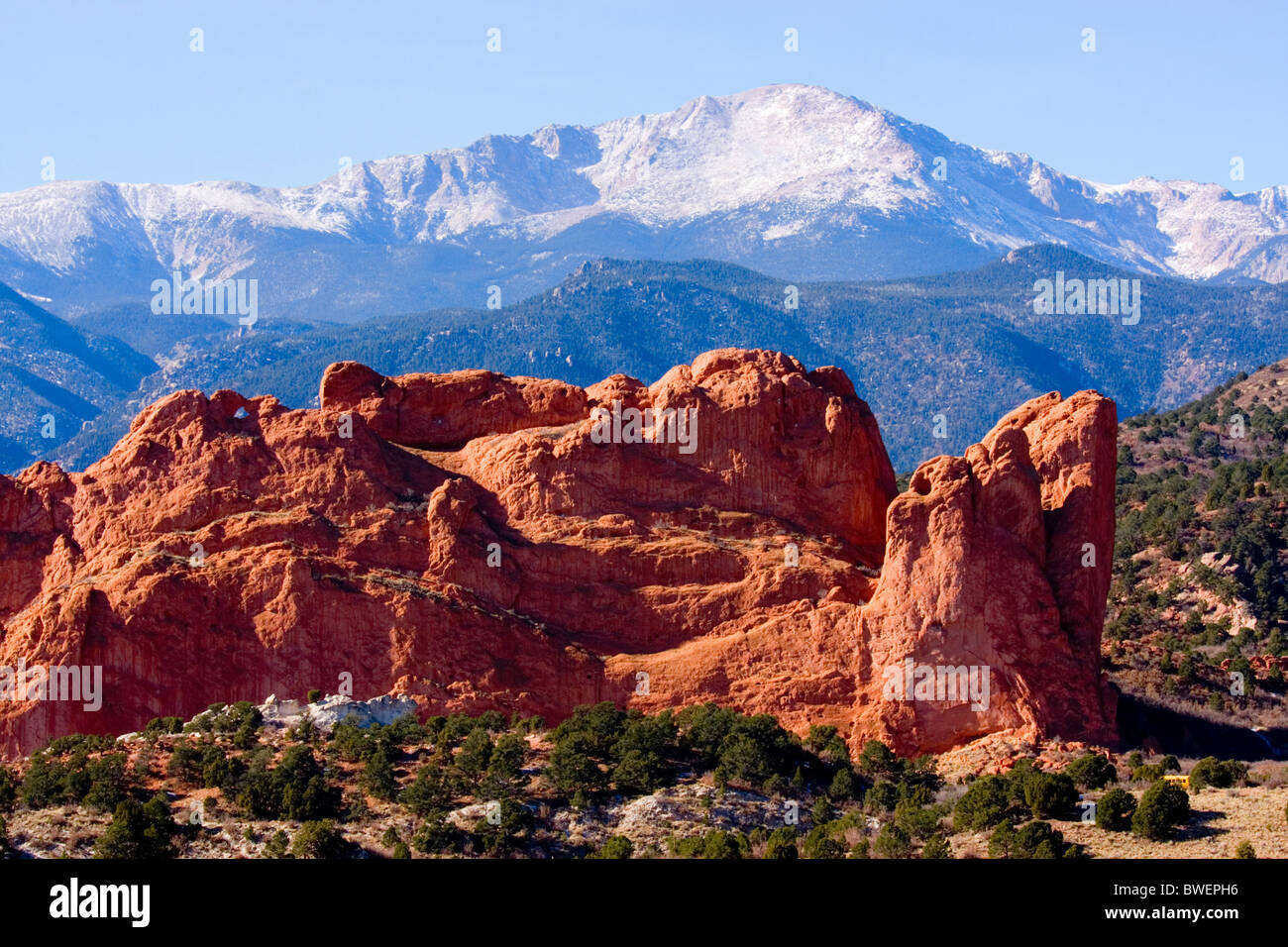 Garden Of The Gods Park And Pikes Peak Stock Photo 32901826 Alamy
