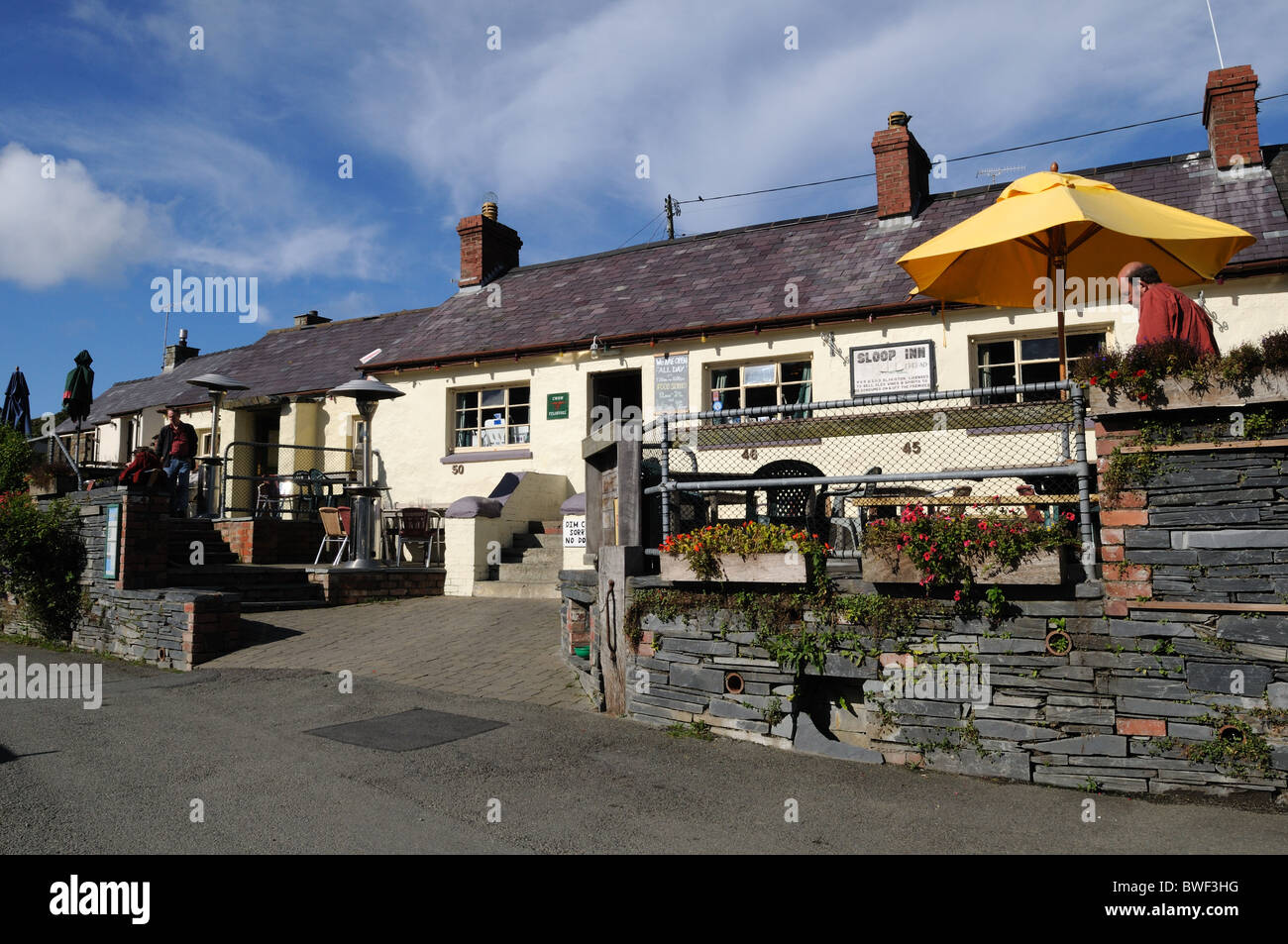 Sloop Inn  in the Village of Porthgain Pembrokeshire Wales Cymru UK GB Stock Photo