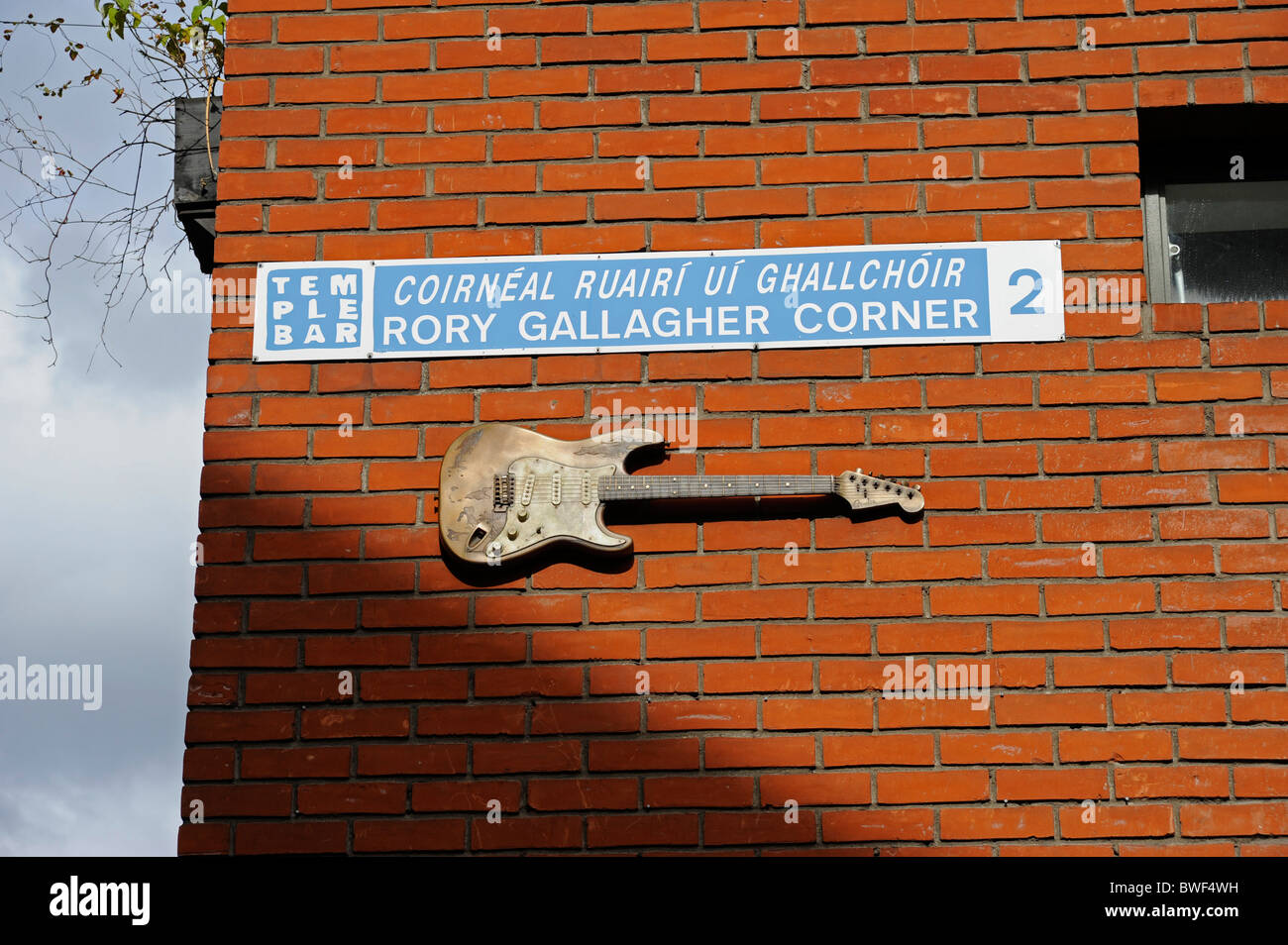 The Rory Gallagher Fender Stratocaster Guitar at Rory Gallagher Corner, Temple Bar, Dublin, Ireland Stock Photo