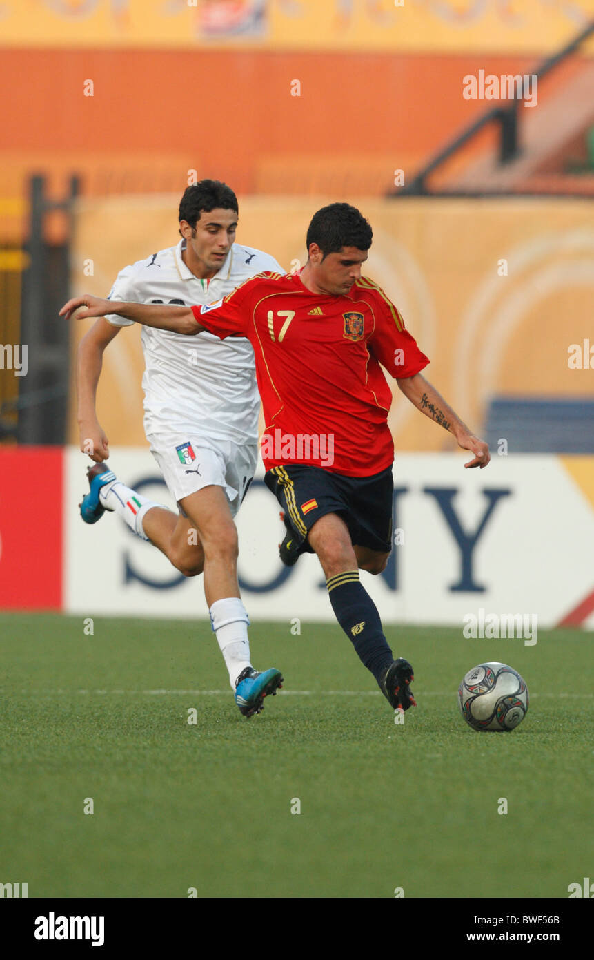 Fran Merida of Spain (17) sets to pass the ball during a FIFA U-20 World Cup round of 16 match against Italy October 5, 2009 Stock Photo