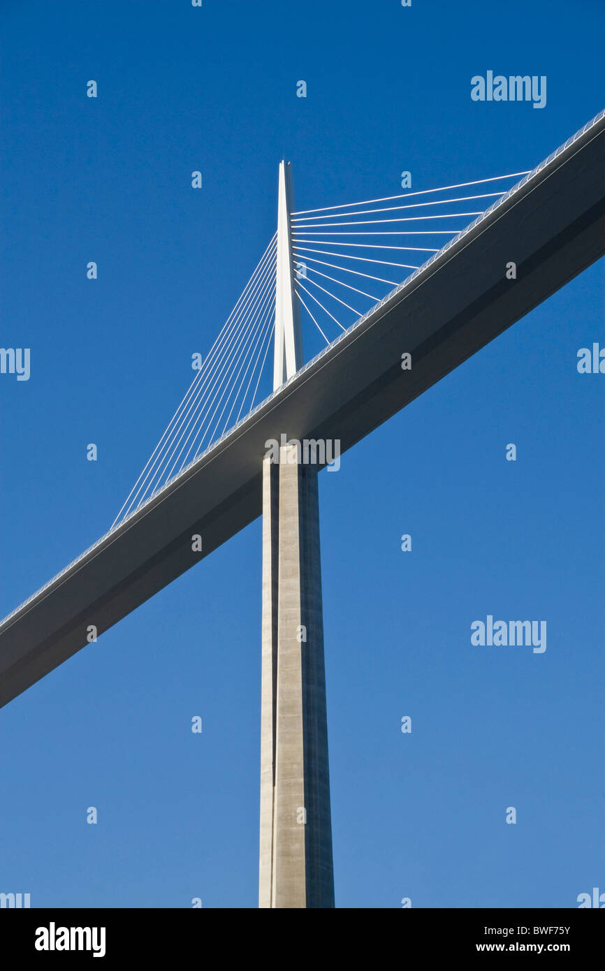 Single pillar bridge hires stock photography and images Alamy