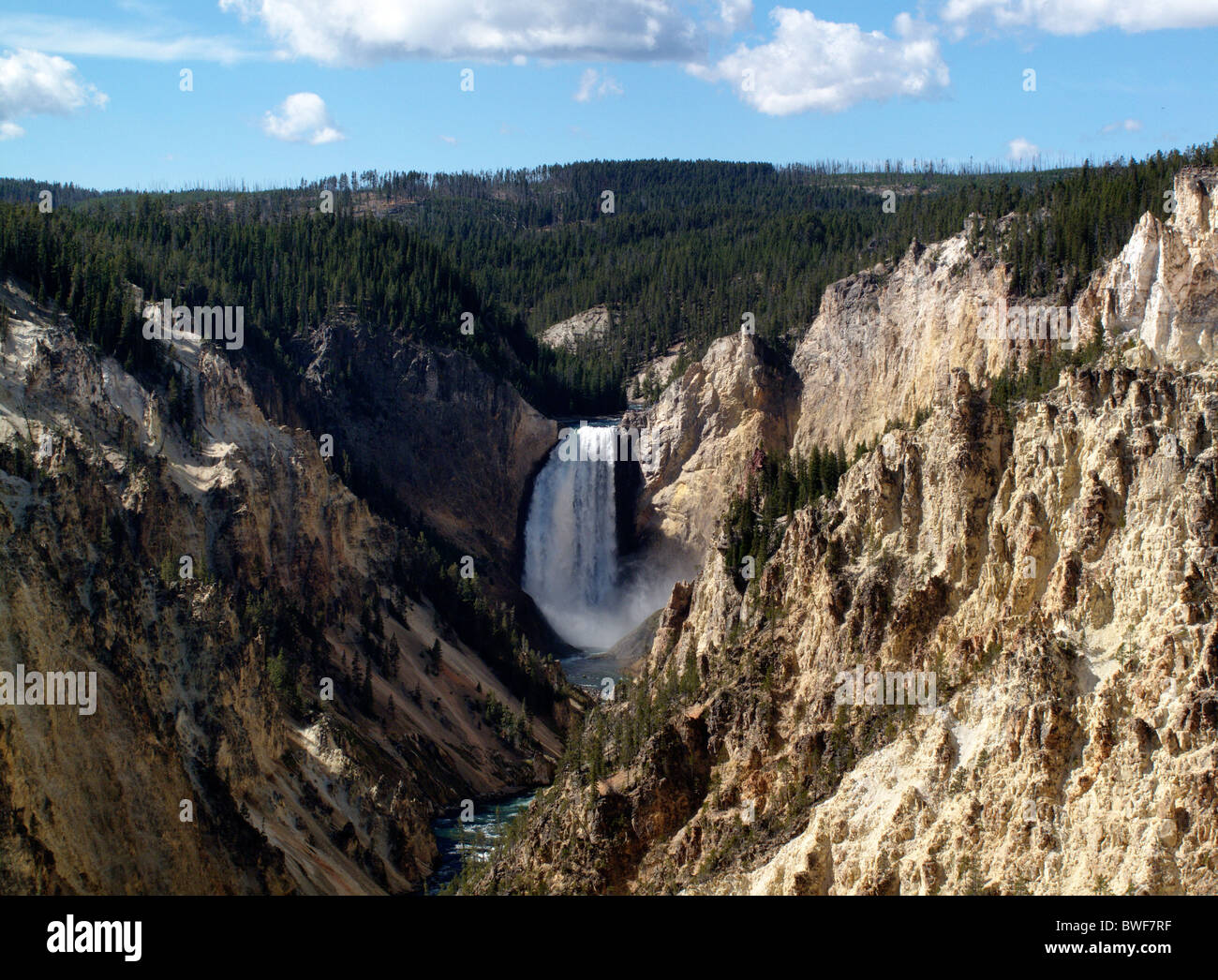 Lower Falls in the Yellowstone River Grand Canyon in Yellowstone National Park in Wyoming, United States Stock Photo