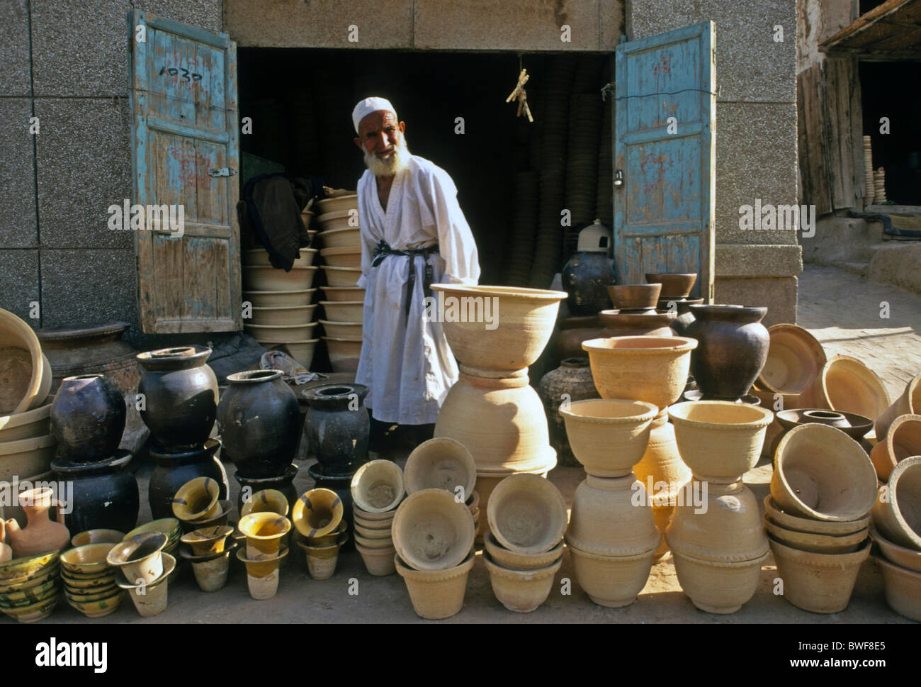 Ceramics pottery chinese china hires stock photography and images Alamy