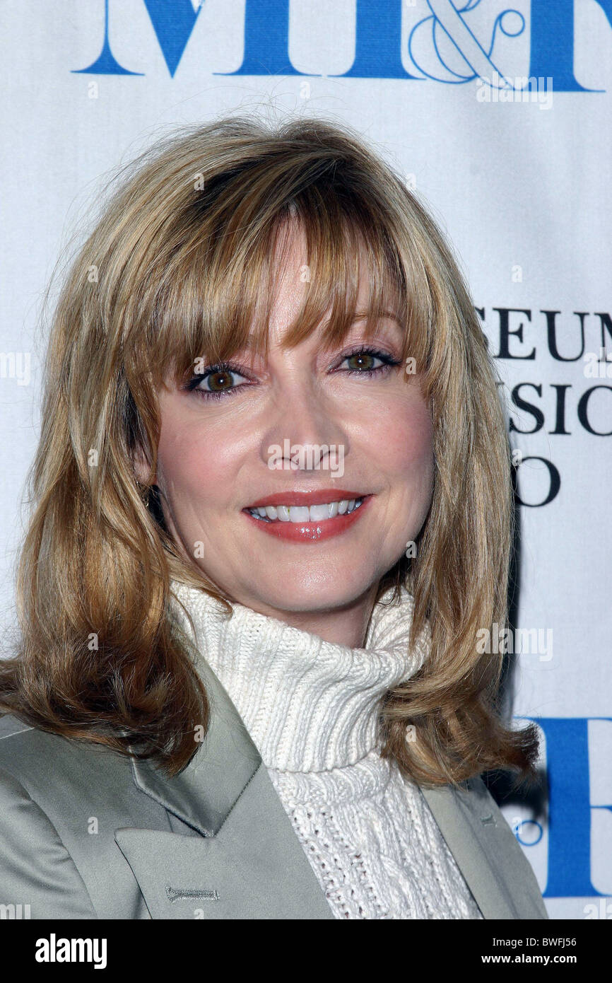 Nypd blue tv sharon lawrence hires stock photography and images Alamy