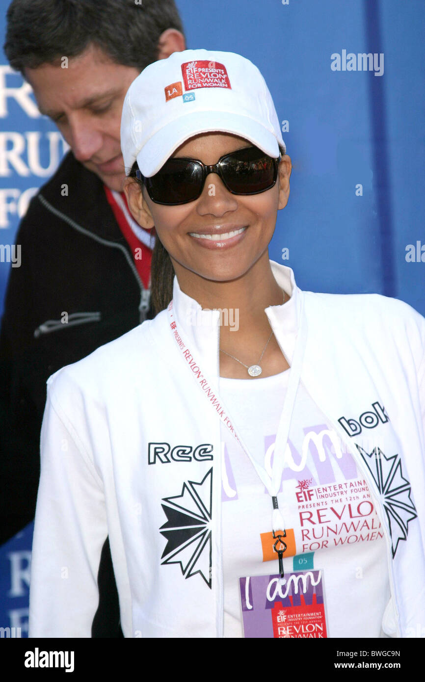 Revlon walk 2005 hi-res stock photography and images - Alamy