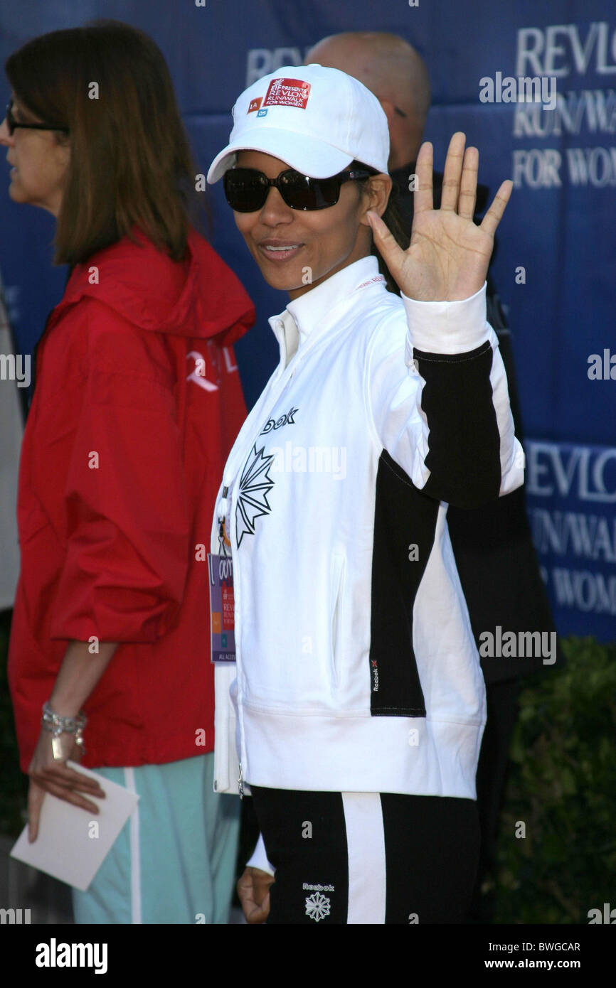 Revlon walk 2005 hi-res stock photography and images - Alamy