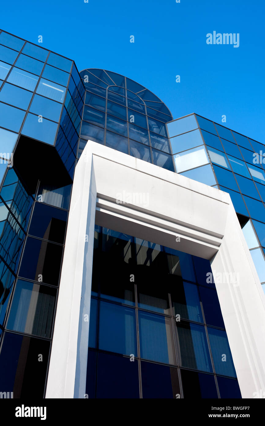 Building modern architecture hi-res stock photography and images - Alamy
