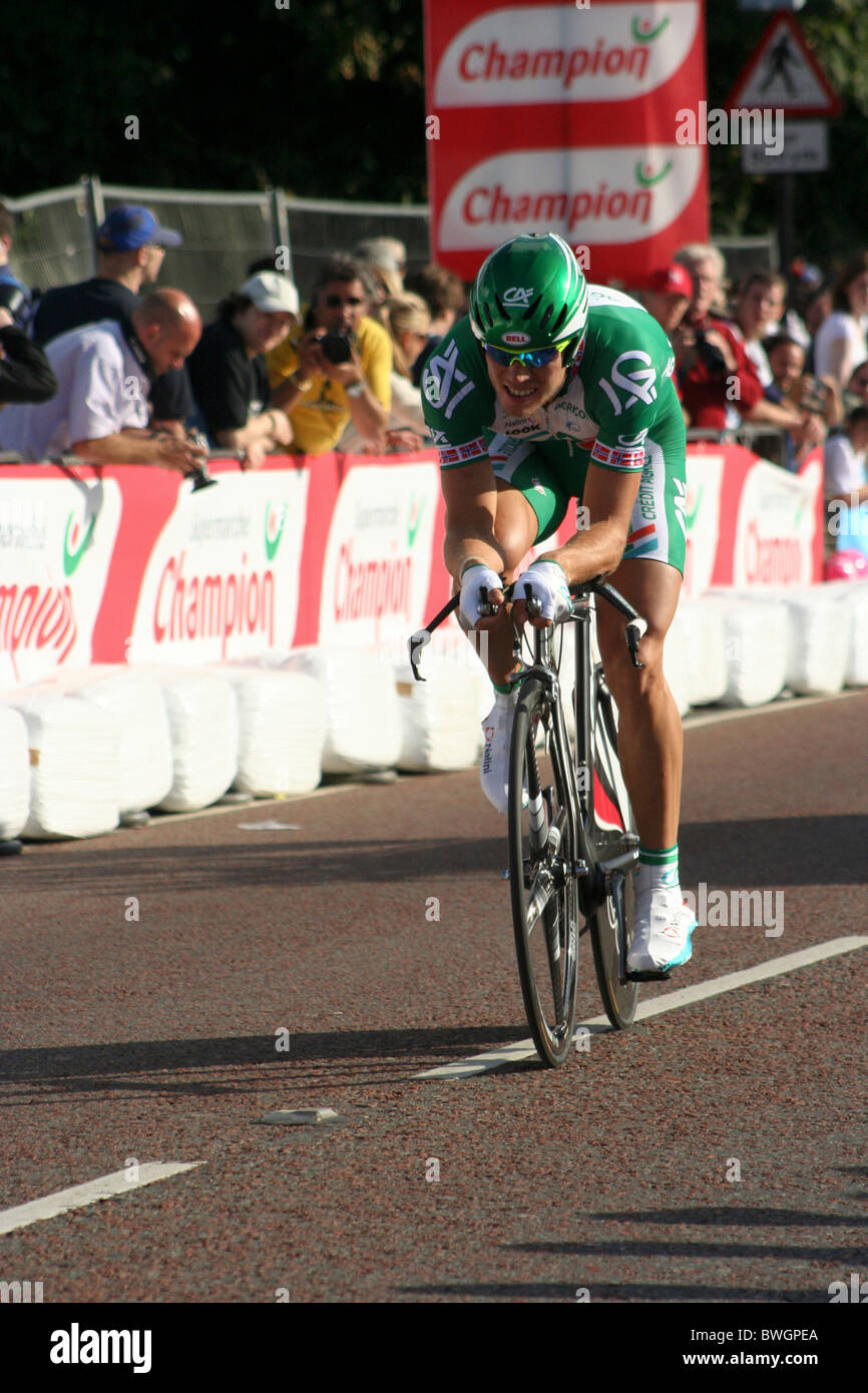 Thor Hushovd riding in the Tour de France prologue in London Stock Photo