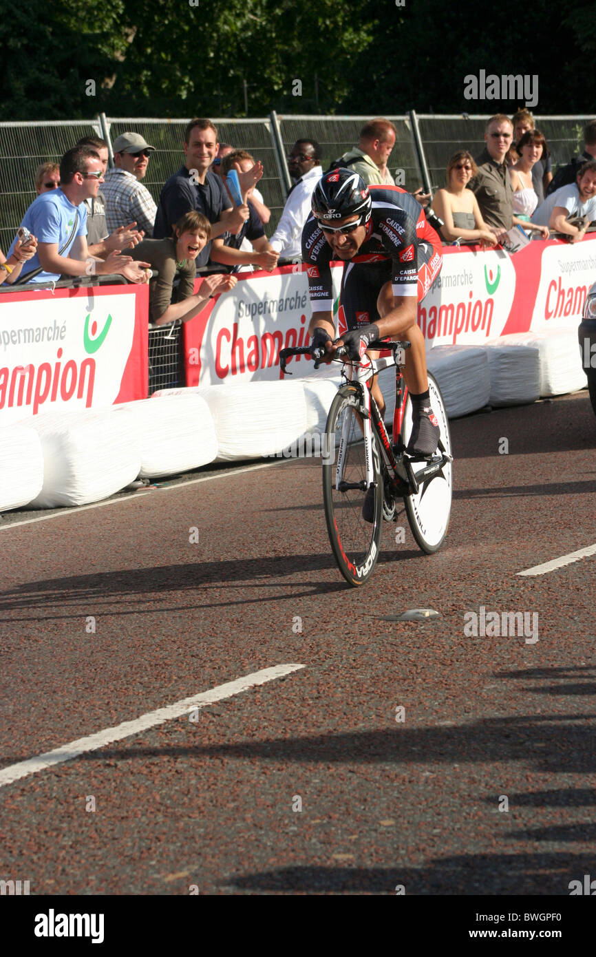 Oscar Pereiro riding for Caisse d'Epargne in the Tour de France prologue in London Stock Photo