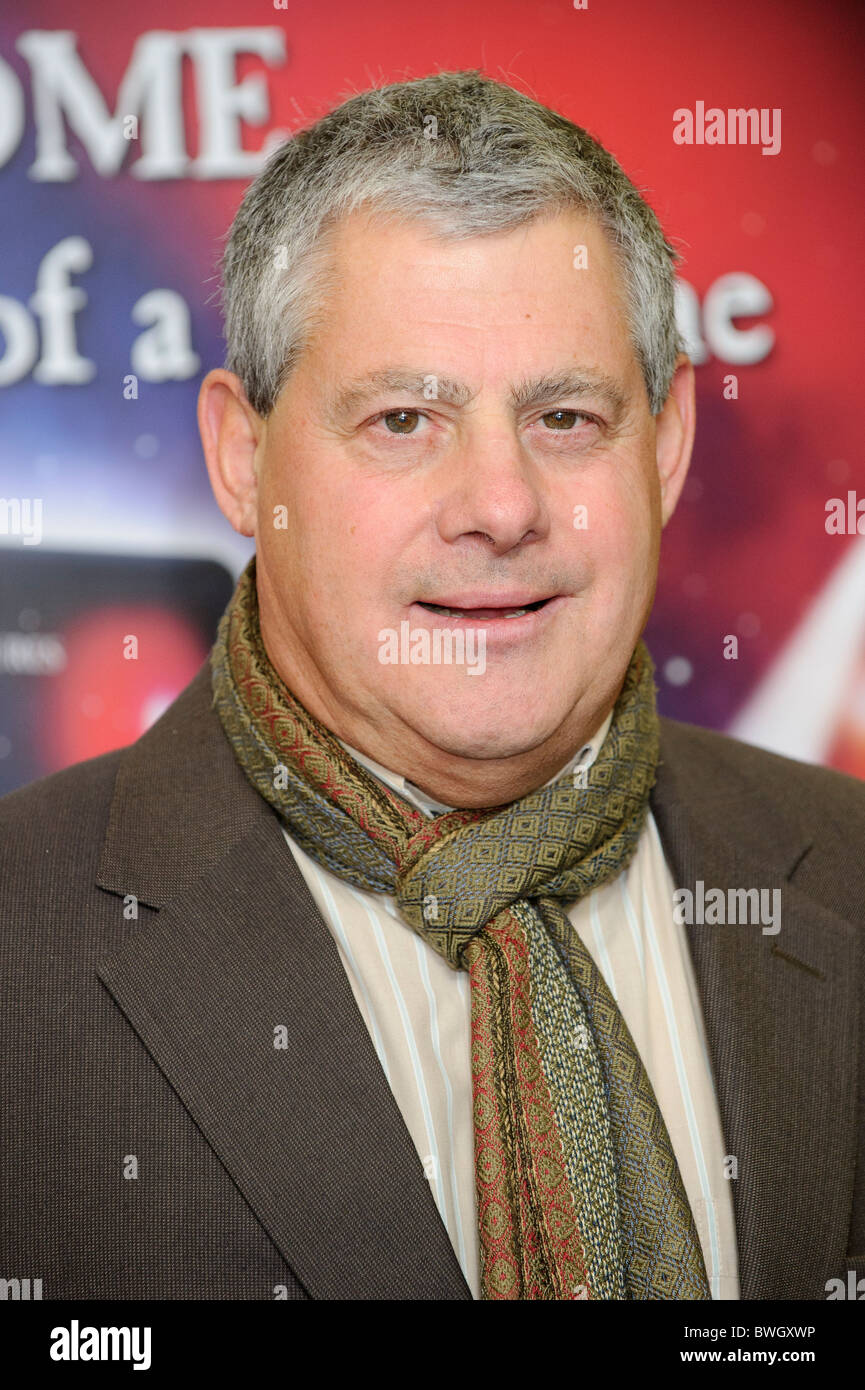 Sir cameron mackintosh hi-res stock photography and images - Alamy