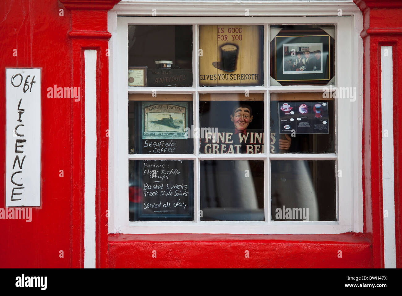 Off licence and traditional bar in Lismore, County Waterford, Ireland Stock Photo