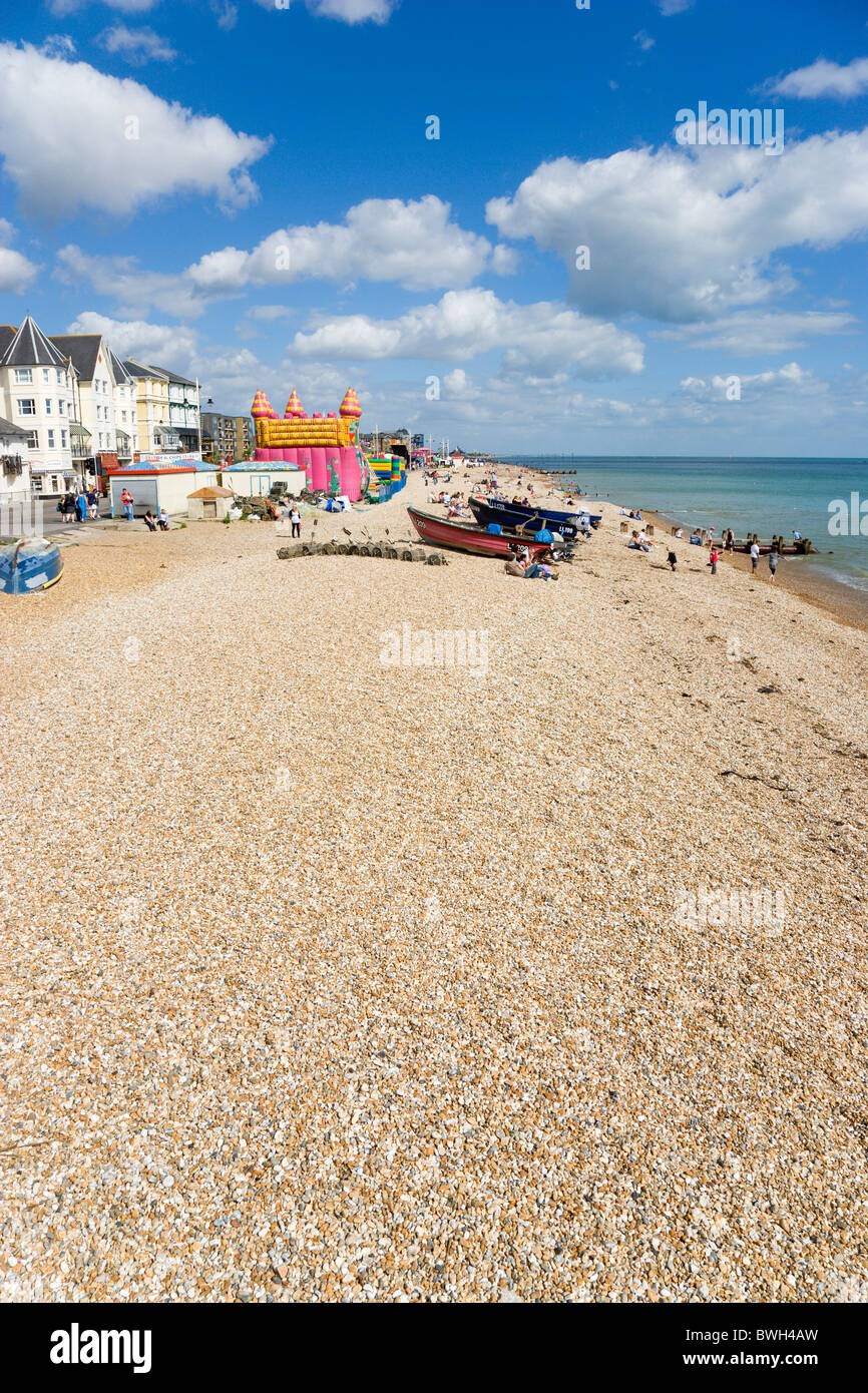 England, West Sussex, Bognor Regis, The beach pebble shingle and seafront with tourists. Stock Photo