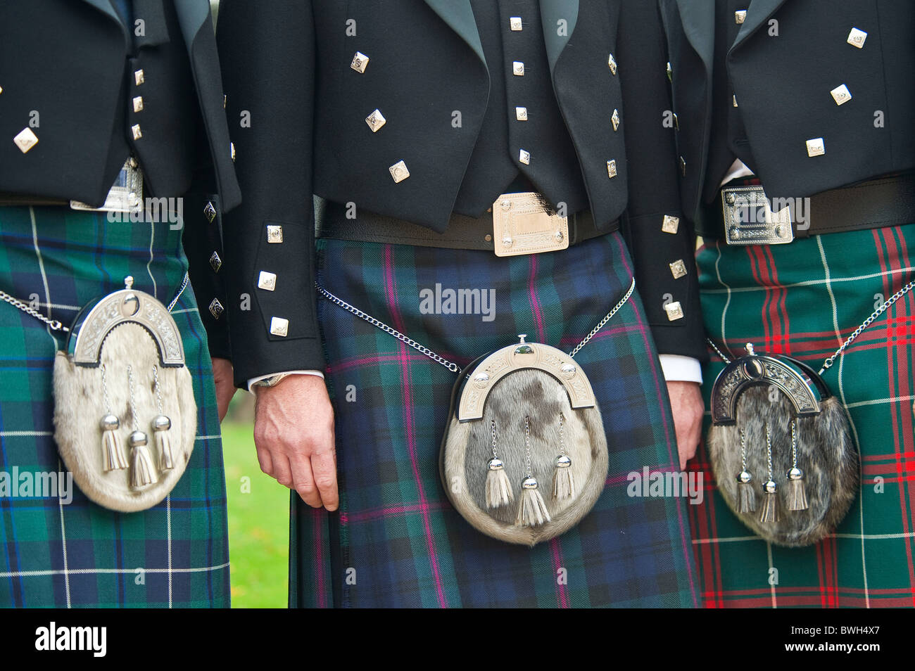 Dressed in scottish kilt fotografías e imágenes de alta resolución - Alamy