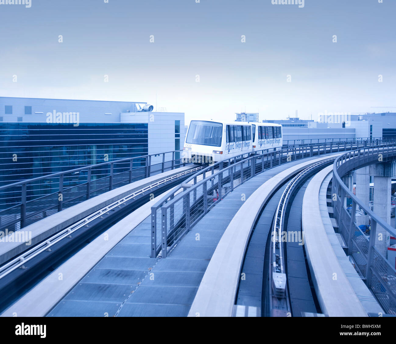 SkyLine elevated railway between Terminal 1 and Terminal 2, Frankfurt Airport, Frankfurt am Main