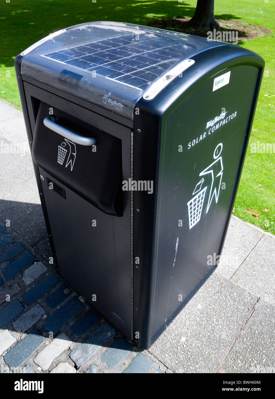 Ireland, County Dublin, Dublin City, Solar powered rubbish compactor on the campus of Trinity