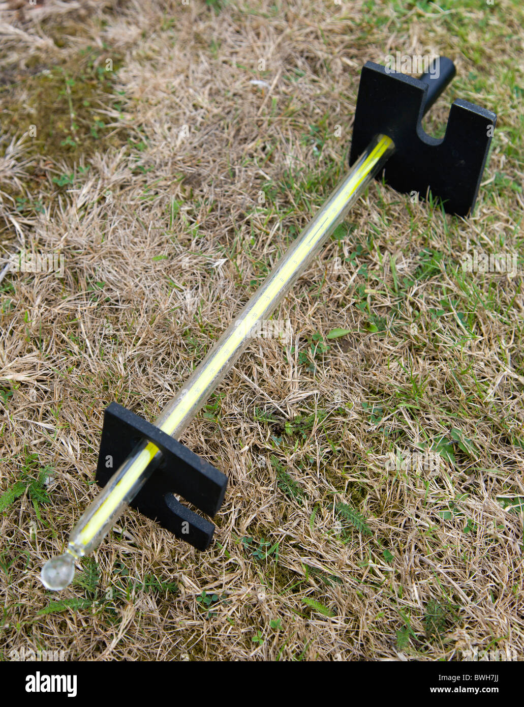 Climate, Weather, Measurements, Thermometer that measures overnight grass temperature at Bognor weather station. Stock Photo