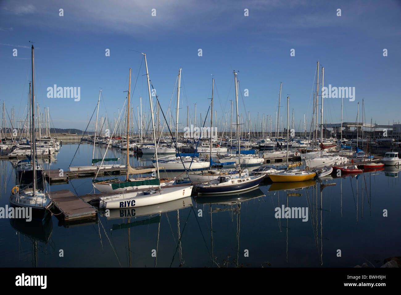 yachts and boats in the royal irish yacht club in howth harbour and marina  dun laoghaire dublin republic of ireland Stock Photo - Alamy