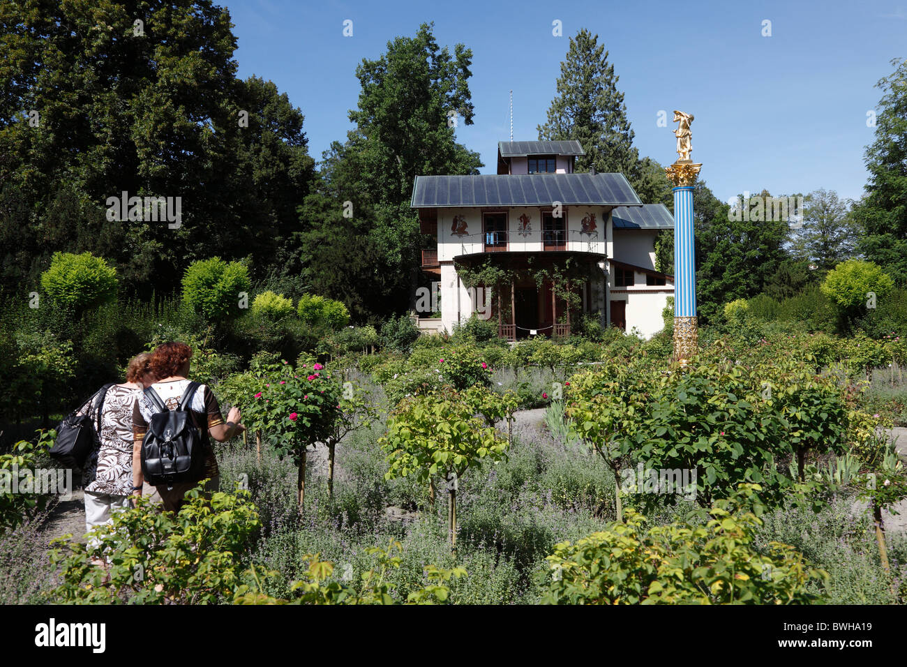 Rosarium hi-res stock photography and images - Alamy
